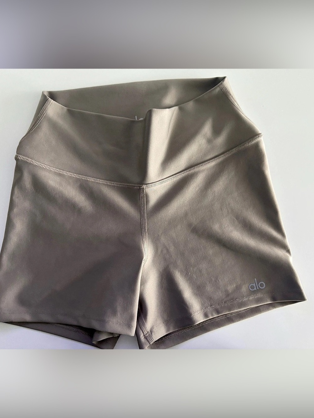 ALO Airlift Women's compression shorts Size Medium Like New